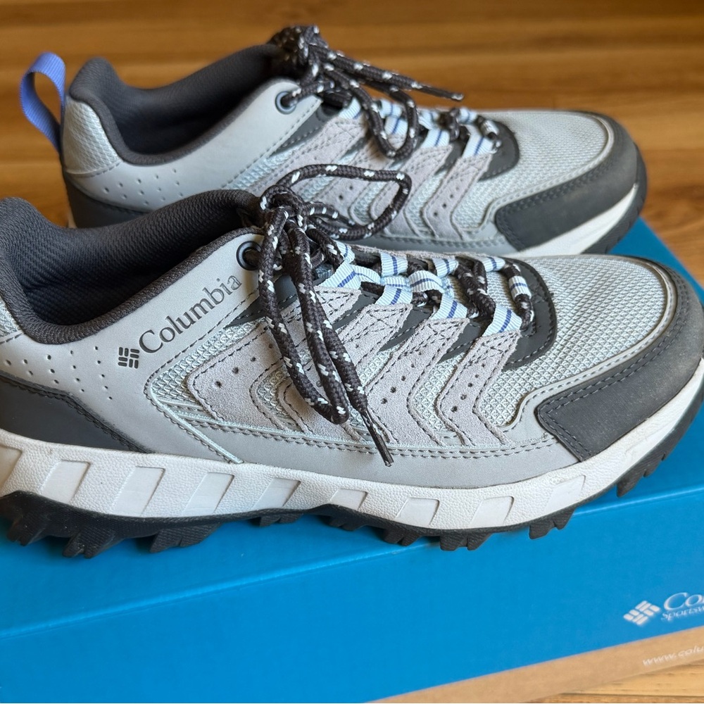 Columbia Strata Hiking Shoe - Womens size 7.5